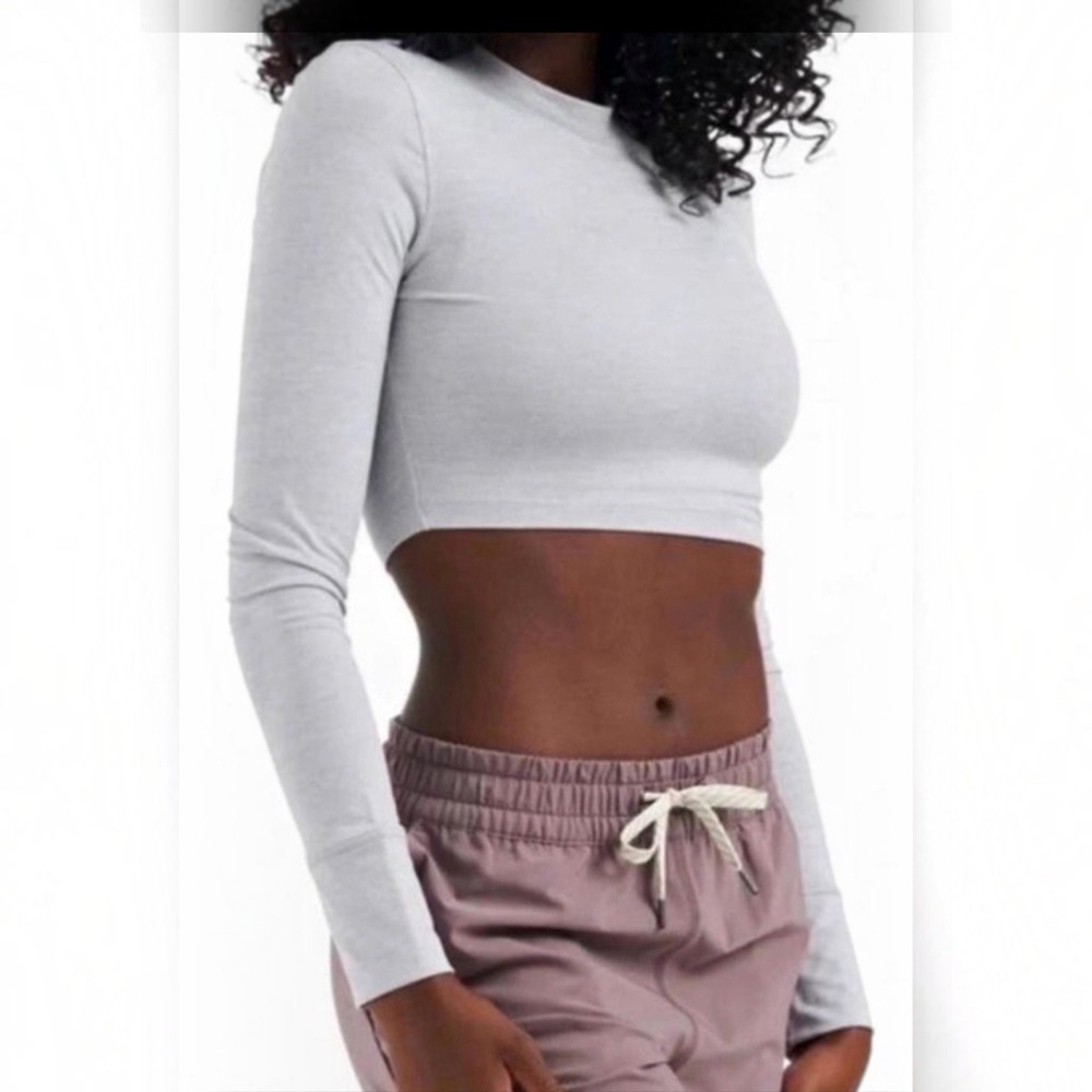 Vuori Lux Crop Long Sleeve Top Heather Gray Size Medium Buttery Soft Stretch